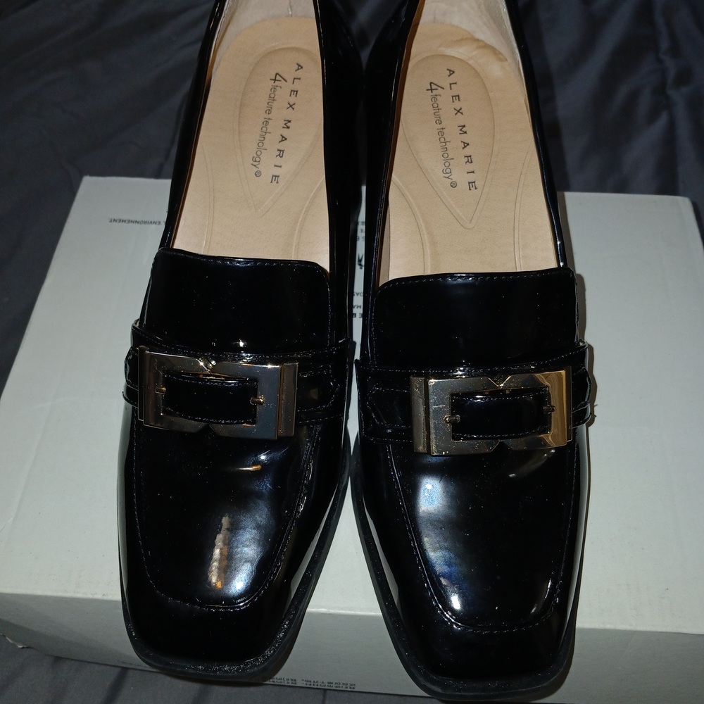 NWOT Alex Marie Patent Leather Black Loafers w/ Metallic Buckle Block Heel 7.5M